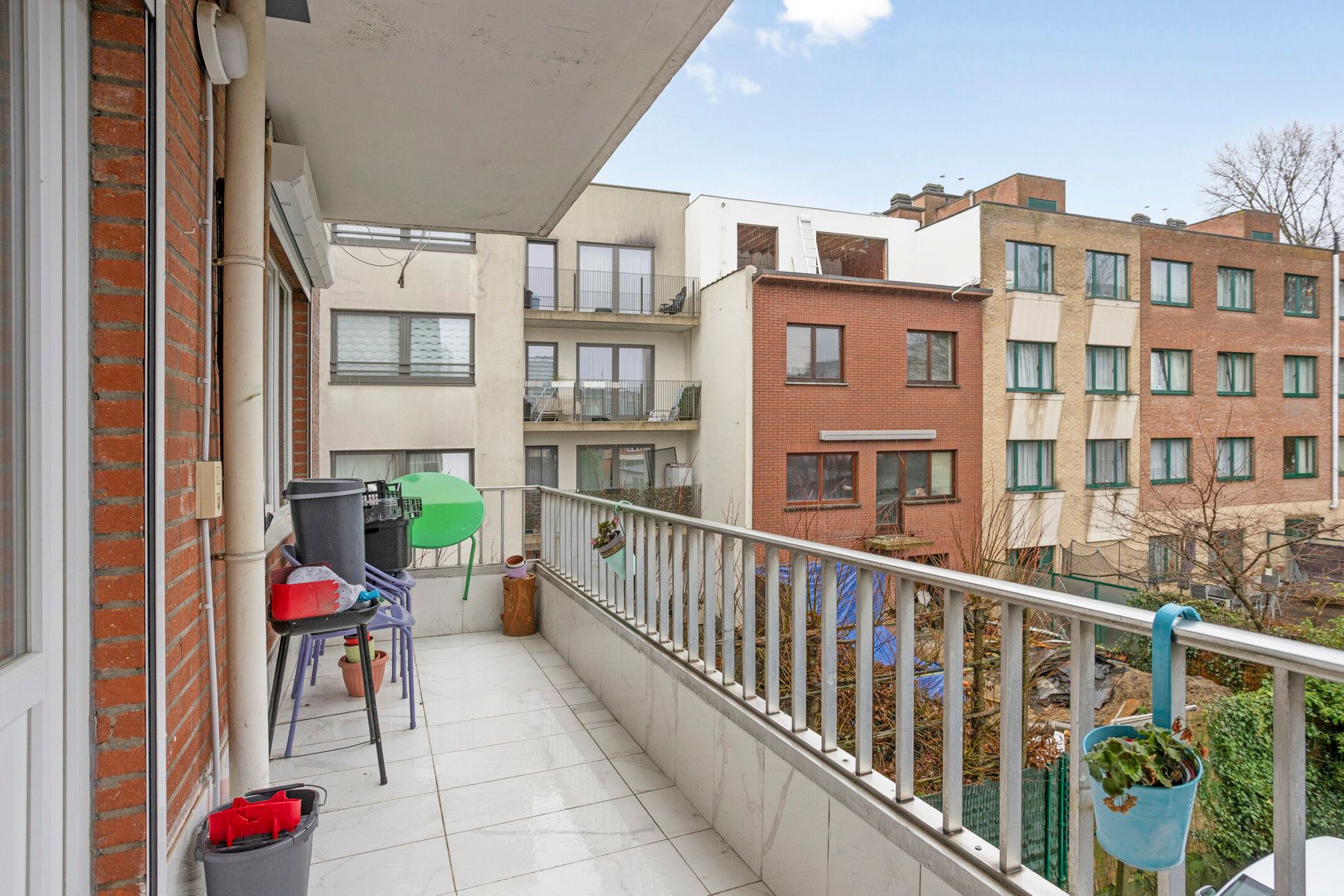 Ruim instapklaar appartement met parking foto 19