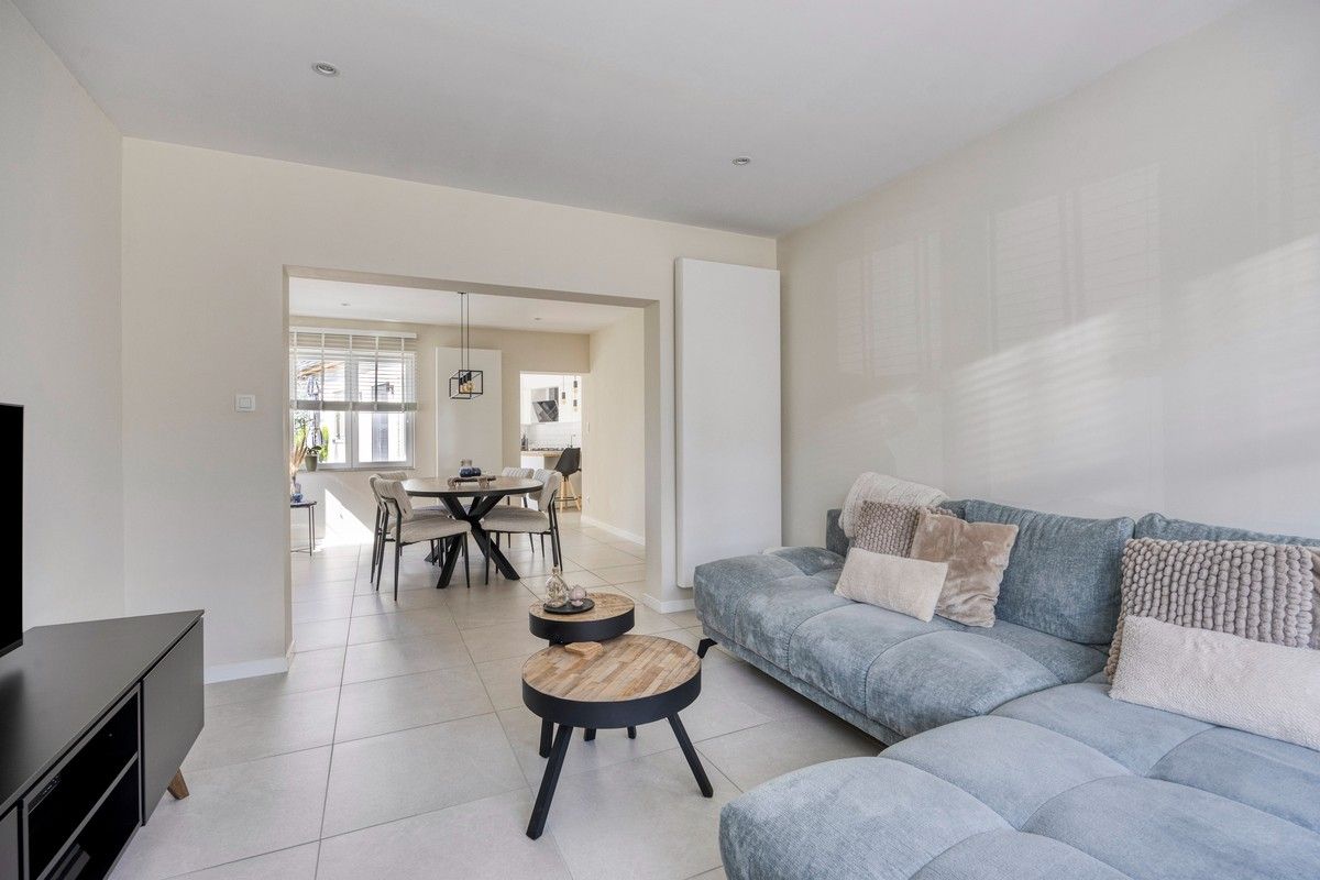 Instapklare, smaakvol gerenoveerde woning op een steenworp van het centrum van Lanaken. foto 6