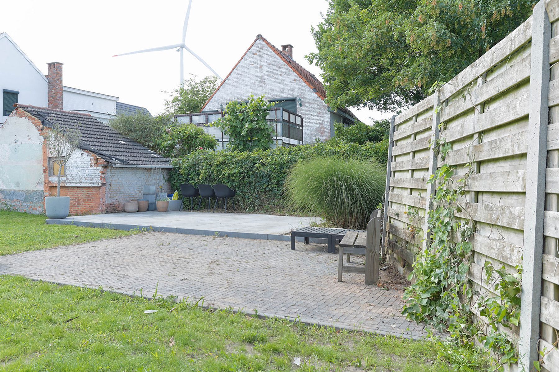 Instapklare woning met nieuwe aanbouw, 3 slks. en tuin foto 21