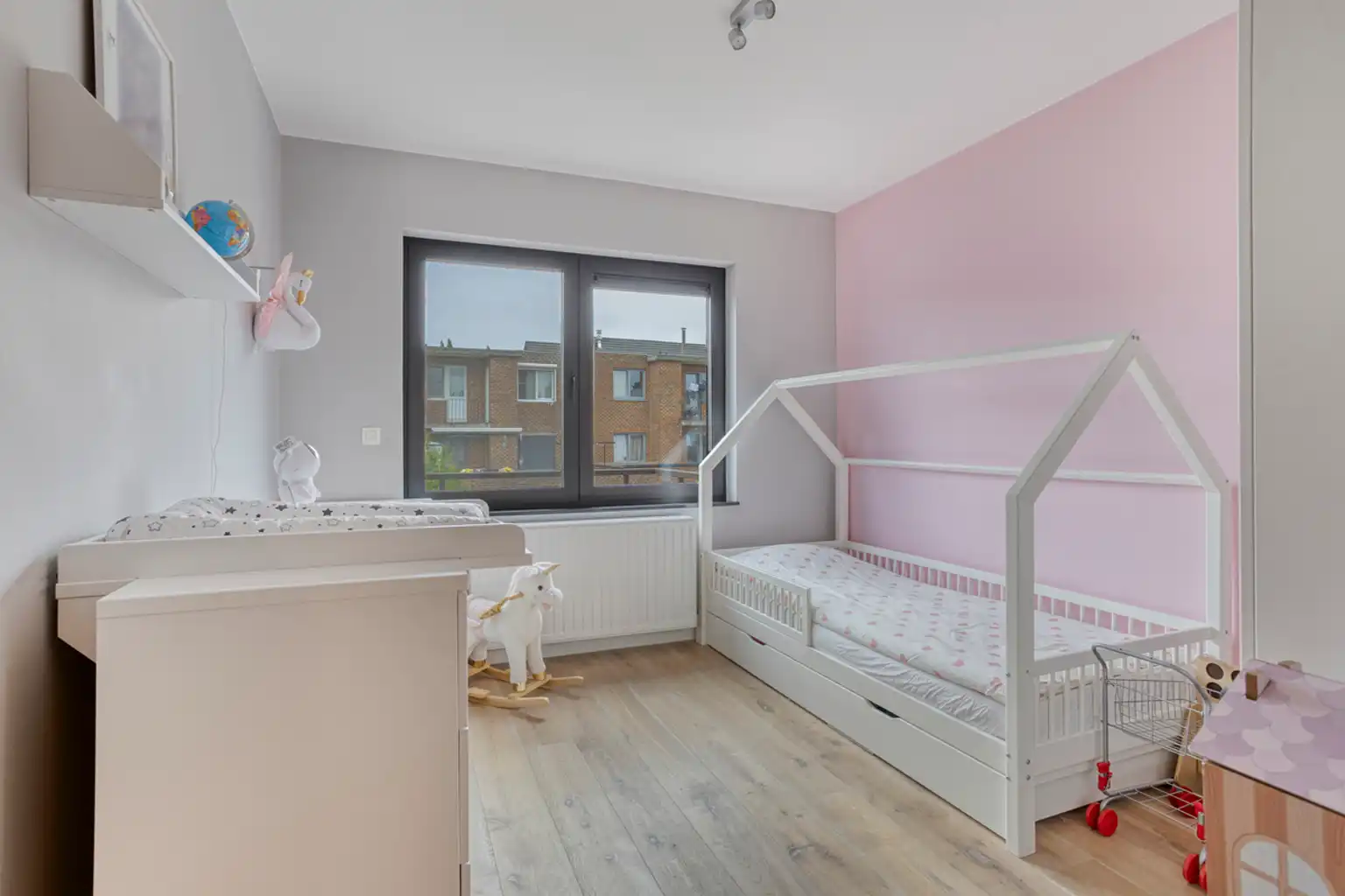 Perfect instapklaar 2-slaapkamerappartement met garage  foto 13