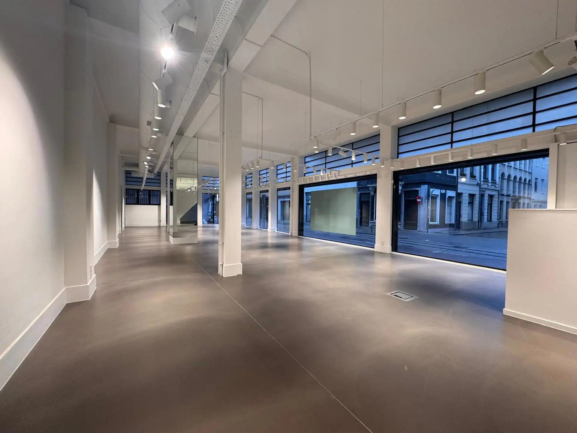 Instapklare showroom/kantoorruimte te huur te Antwerpen foto 10