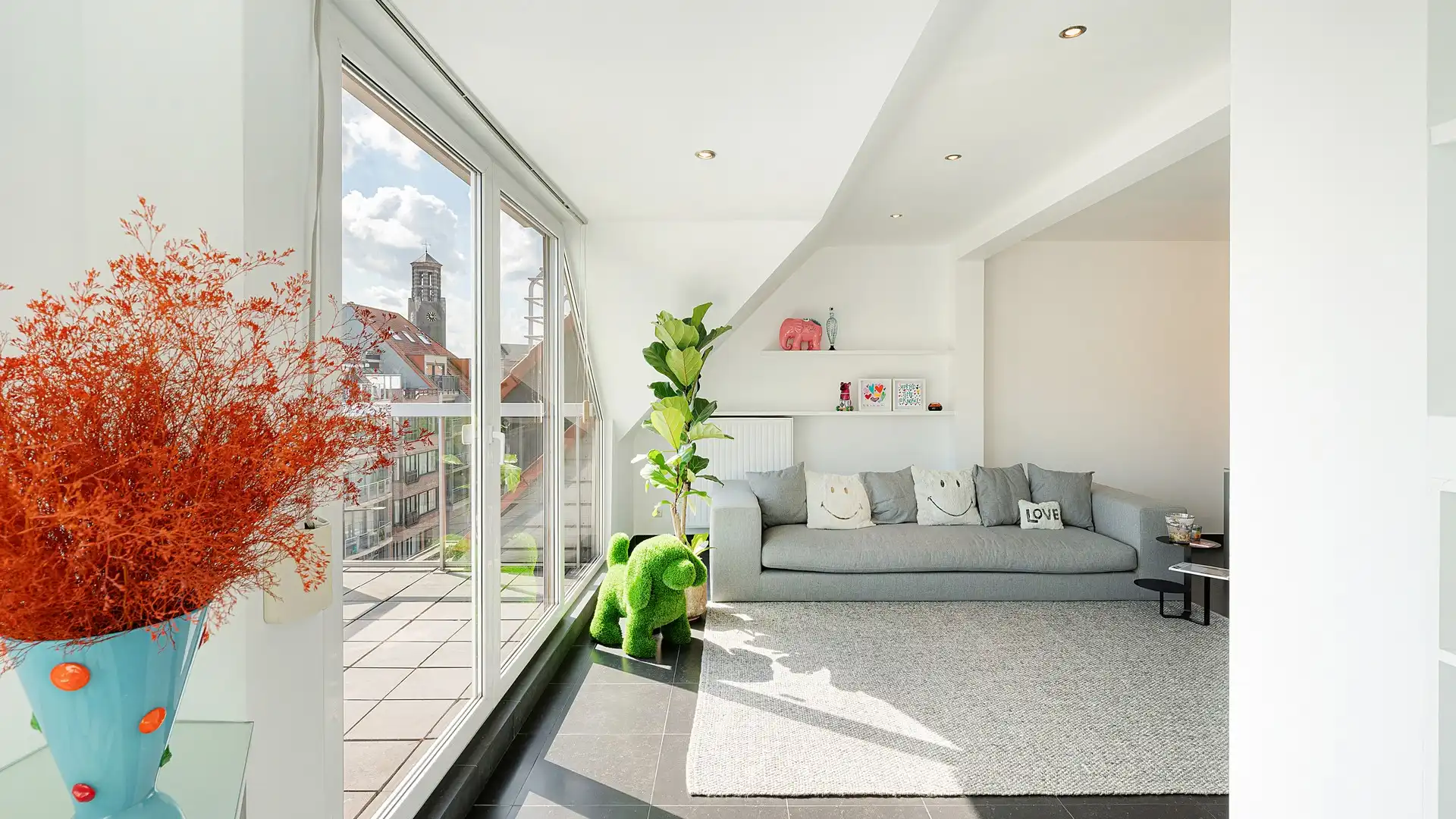 Appartement met unieke terrassen gelegen op wandelafstand van de zee en de winkels. foto 7