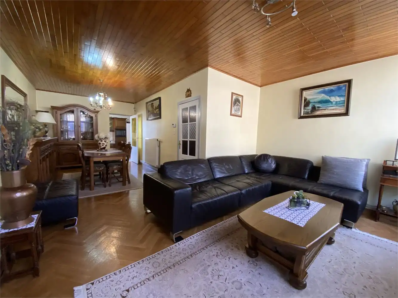 Ruim, instapklaar appartement met 4 slpks! foto 2