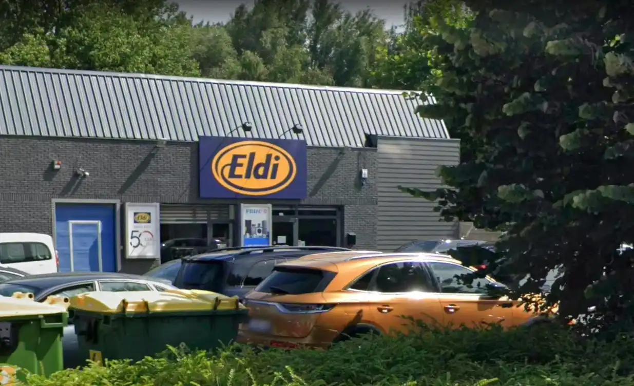 Commercieel handelspand te huur op toplocatie naast BASIC FIT foto {{pictureIndex}}