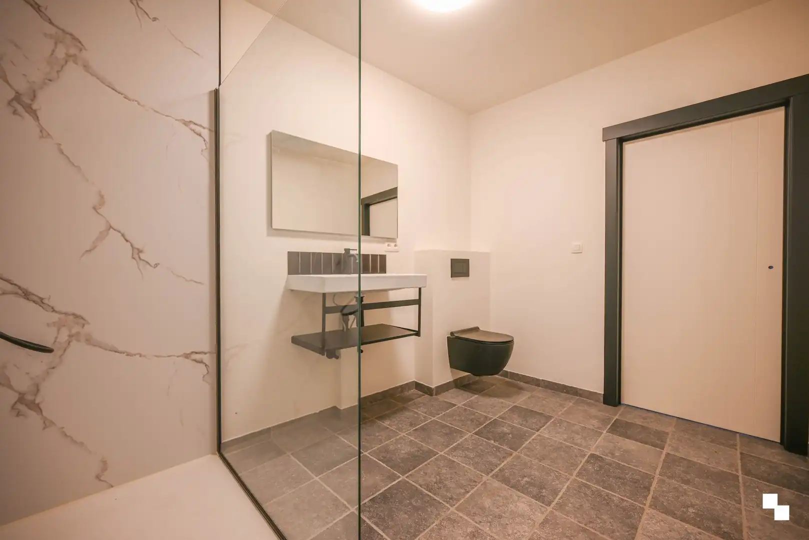 Karaktervolle woonst met 2 slaapkamers foto 17