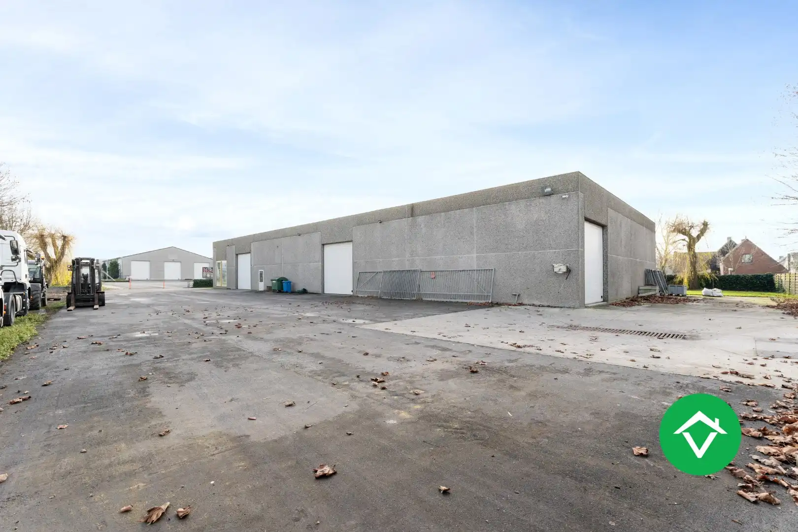 Bedrijfsgebouw met woonst te Ichtegem foto 4