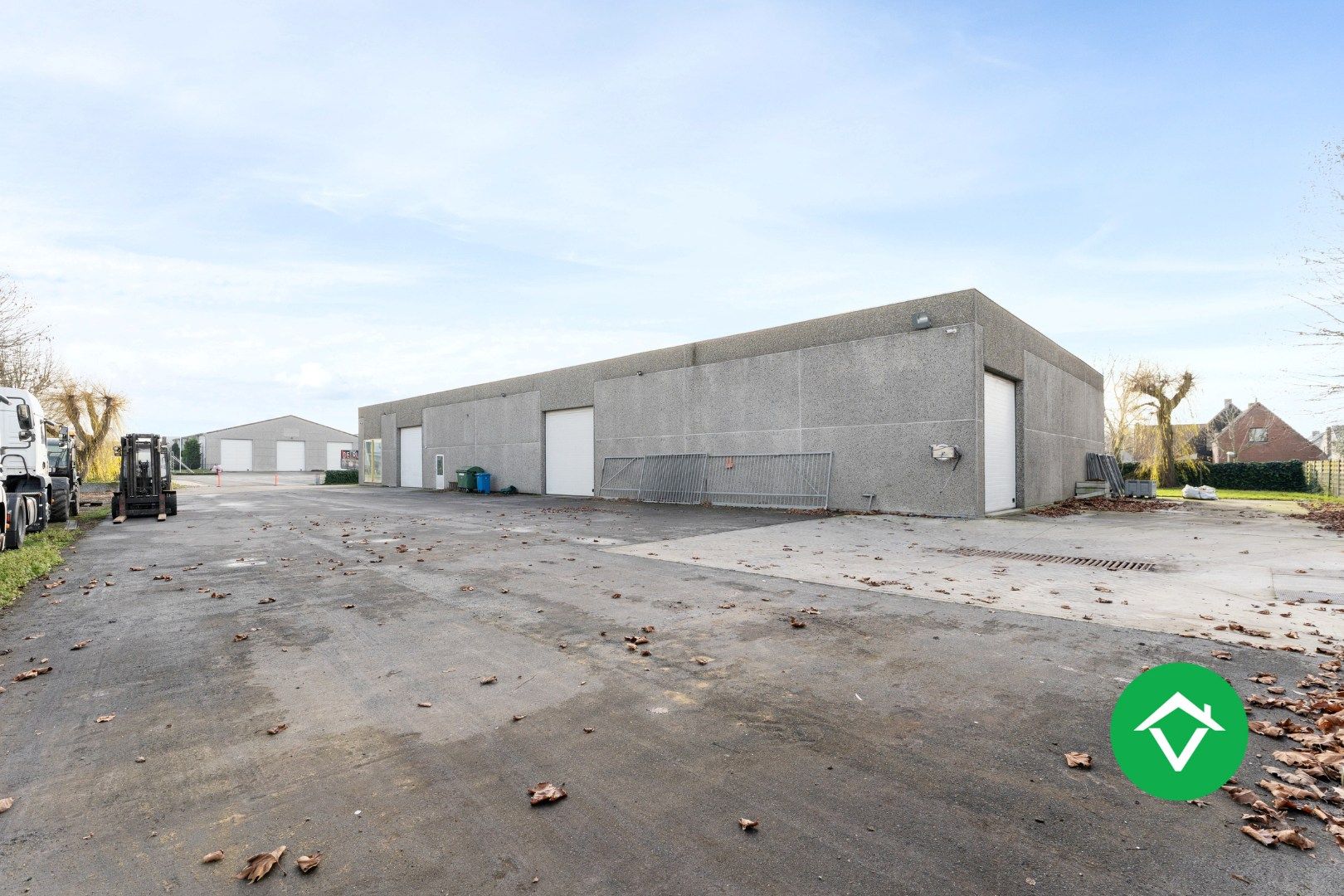 Bedrijfsgebouw met woonst te Ichtegem foto 4