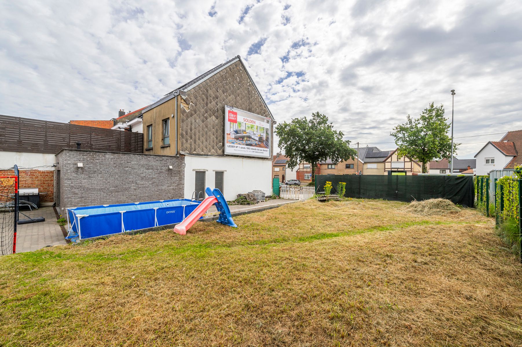 Ruime woning met 4 slaapkamers en tuin foto 17