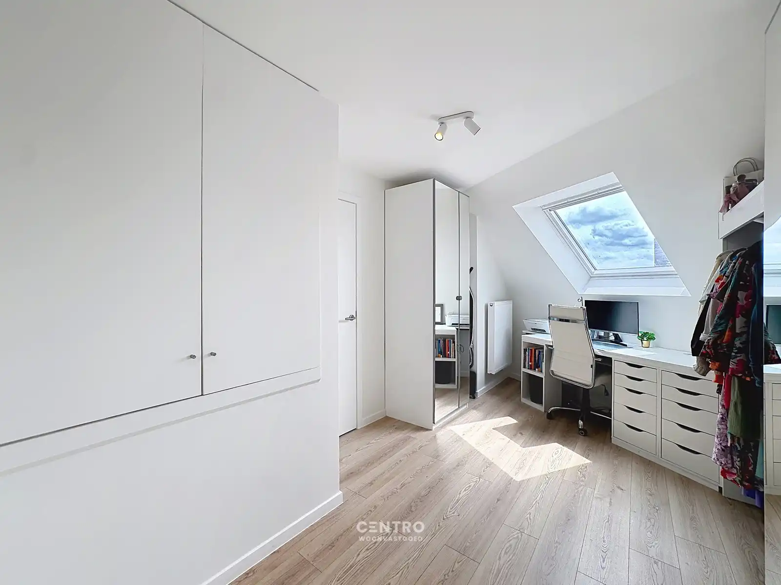 LEUK appartement met 2 slpk én 2 badkamers! foto 17