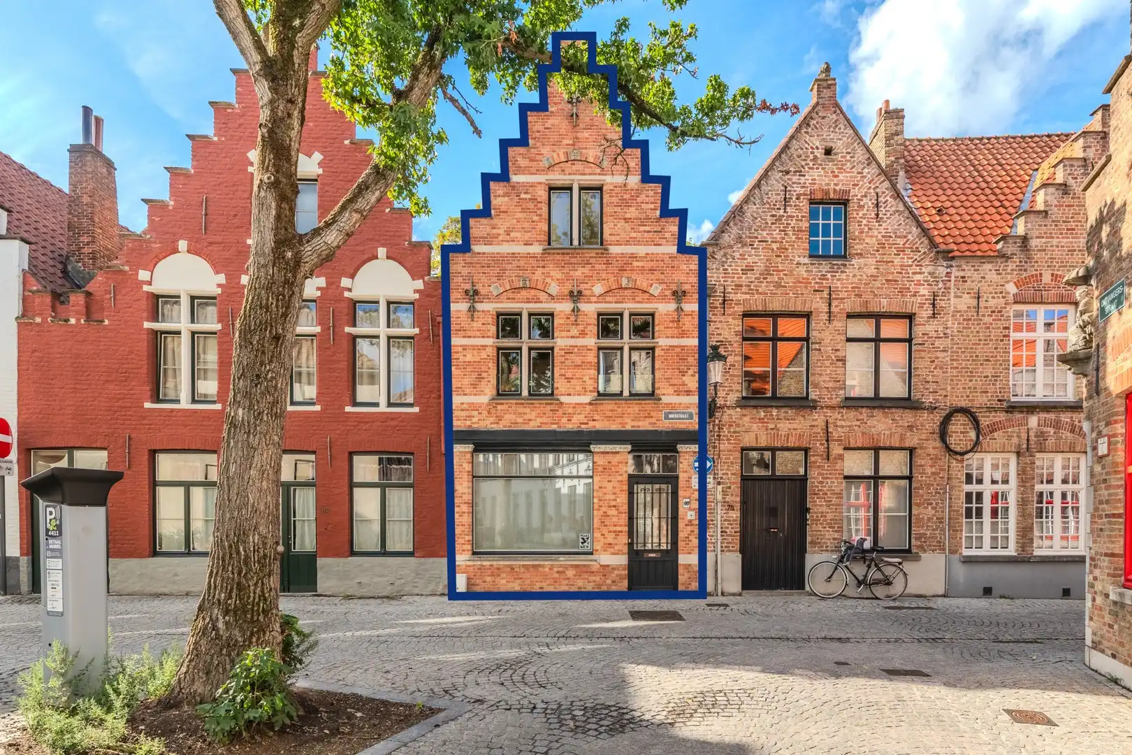 Brugge: Karaktervolle stadswoning aan de Brugse reien foto {{pictureIndex}}