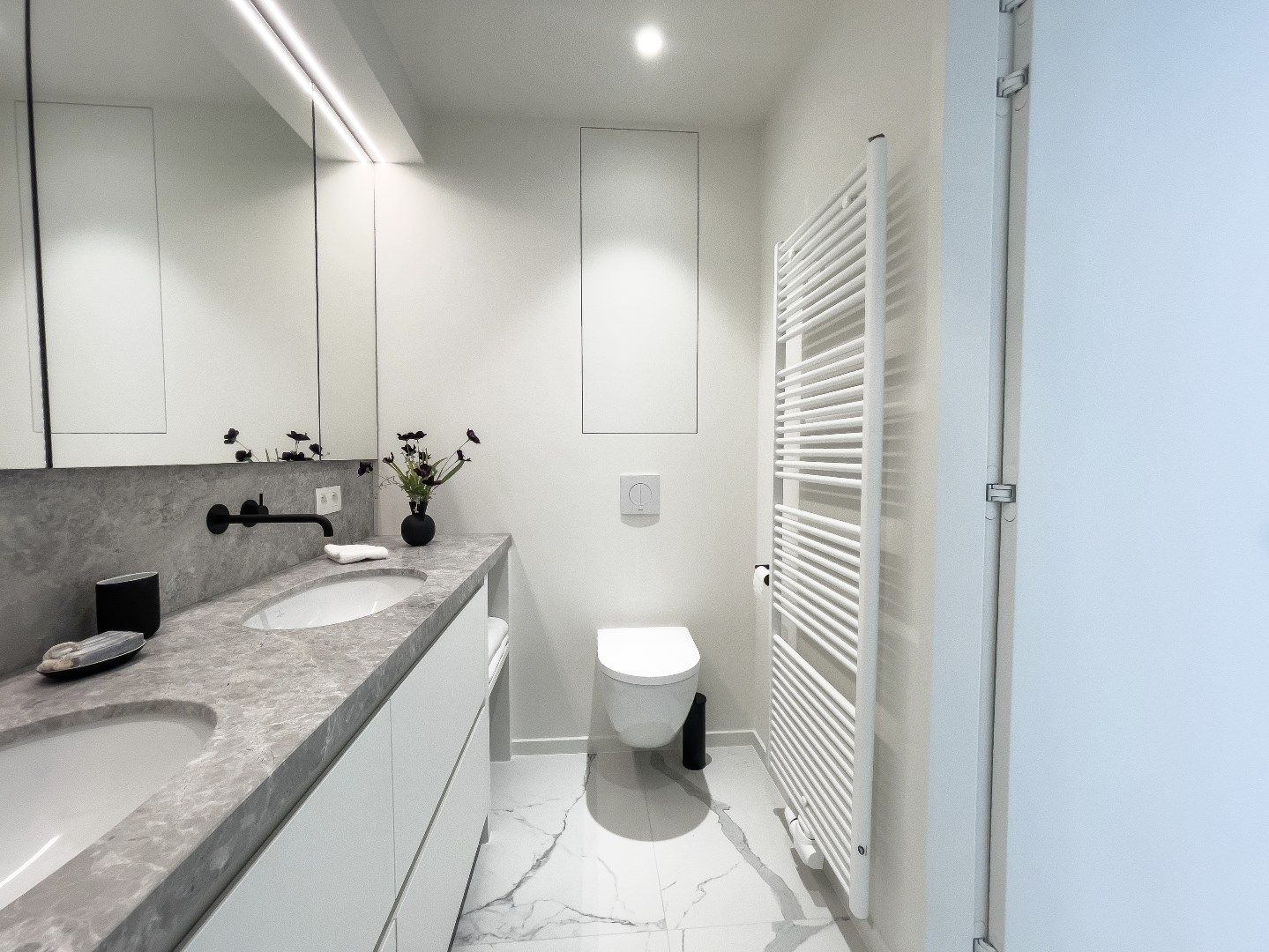 Gerenoveerd appartement met zijdelings zeezicht gelegen tussen het Driehoeksplein en het  Albertplein in het Zoute. foto 13