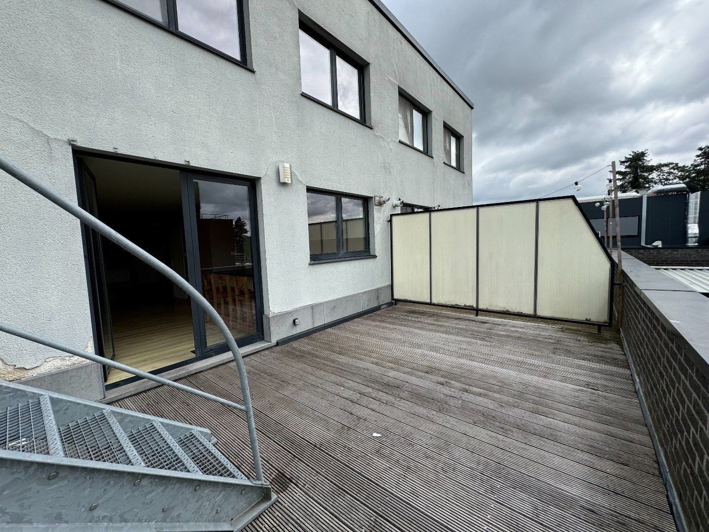 Duplex appartement met 3 slaapkamers en 2 autostaanplaatsen in hartje Beringen foto 6