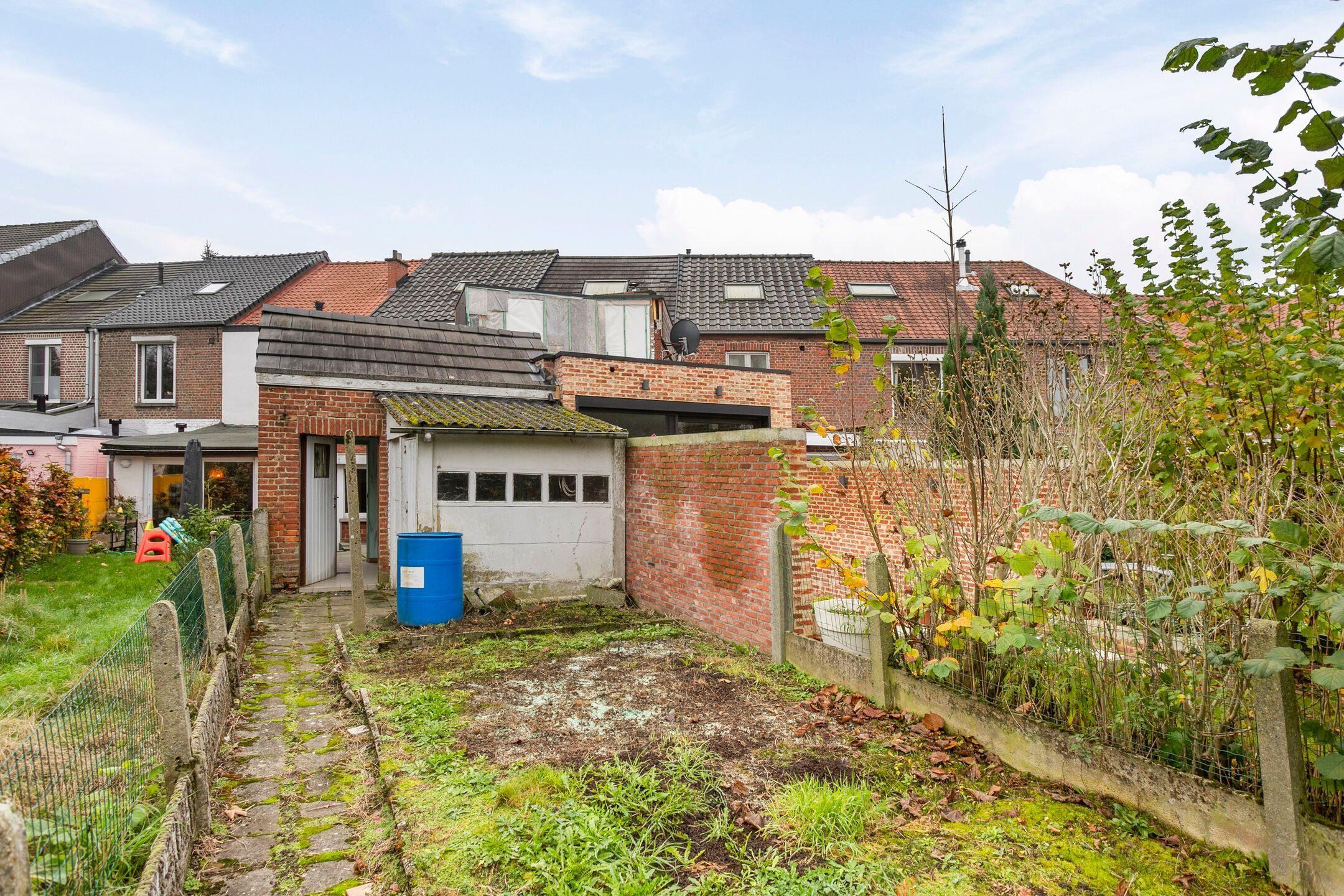 Op te frissen woning vlakbij Leuven met diepe tuin foto 19