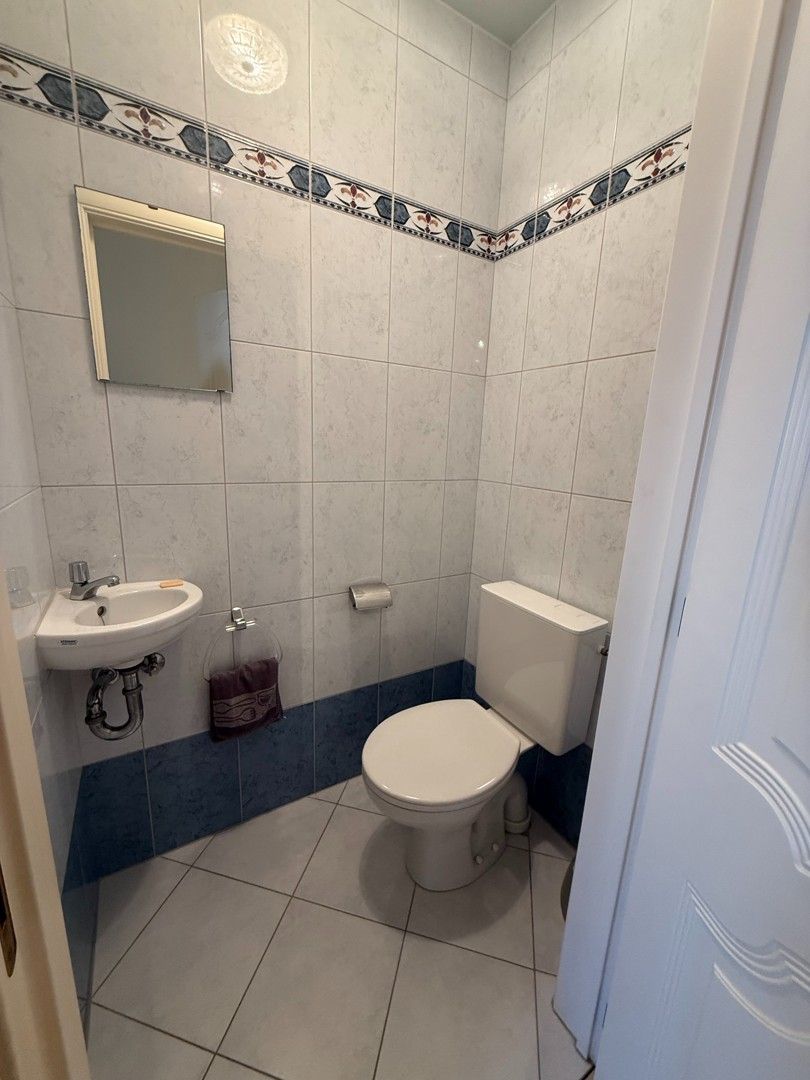 Instapklaar gelijkvloers appartement met 3 slaapkamers en ruim terras te Heusden-Zolder. foto 14