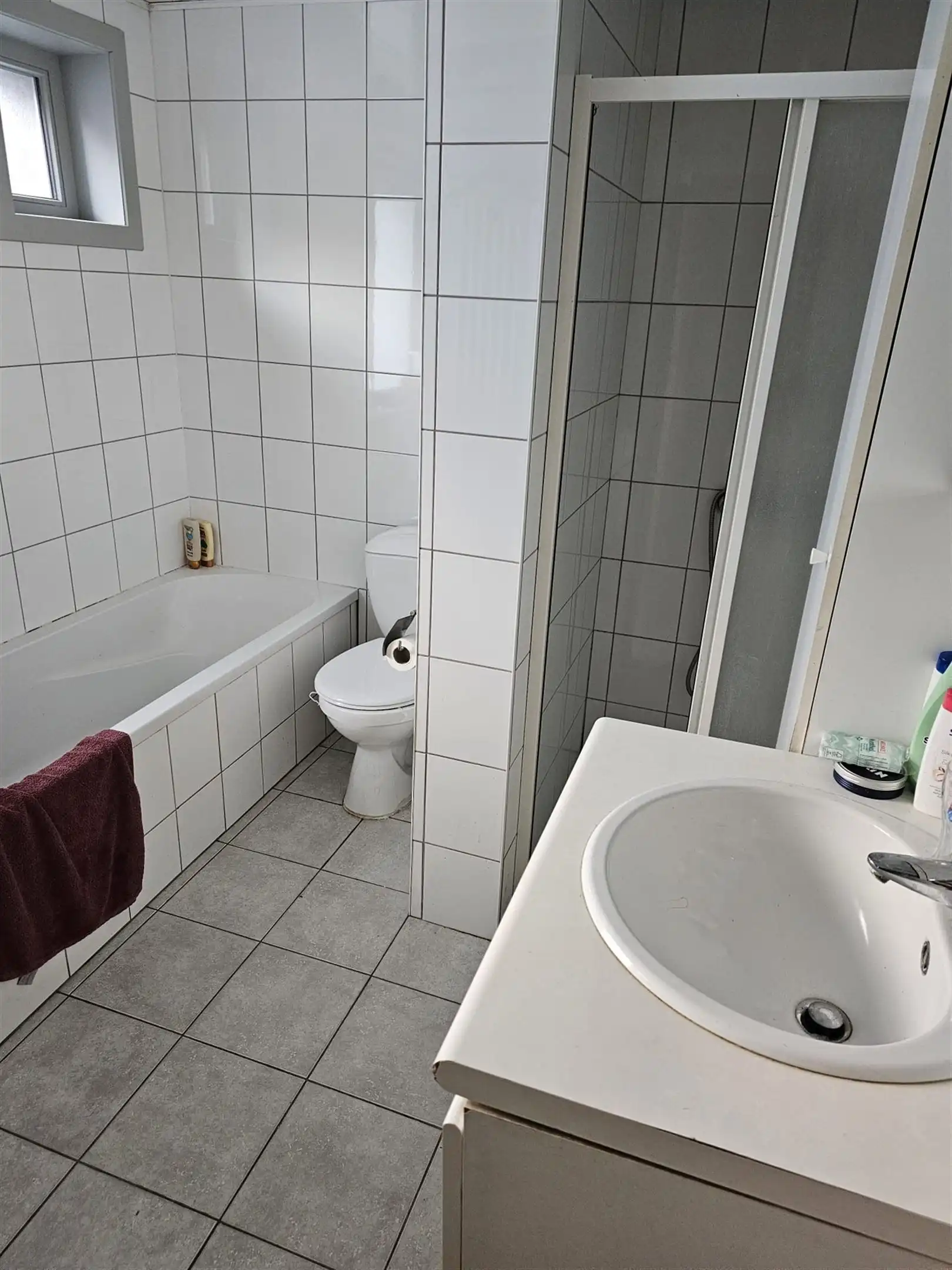 Gezellige halfopen bebouwing met 2 slaapkamers, grote tuin en ruime garage. foto 7