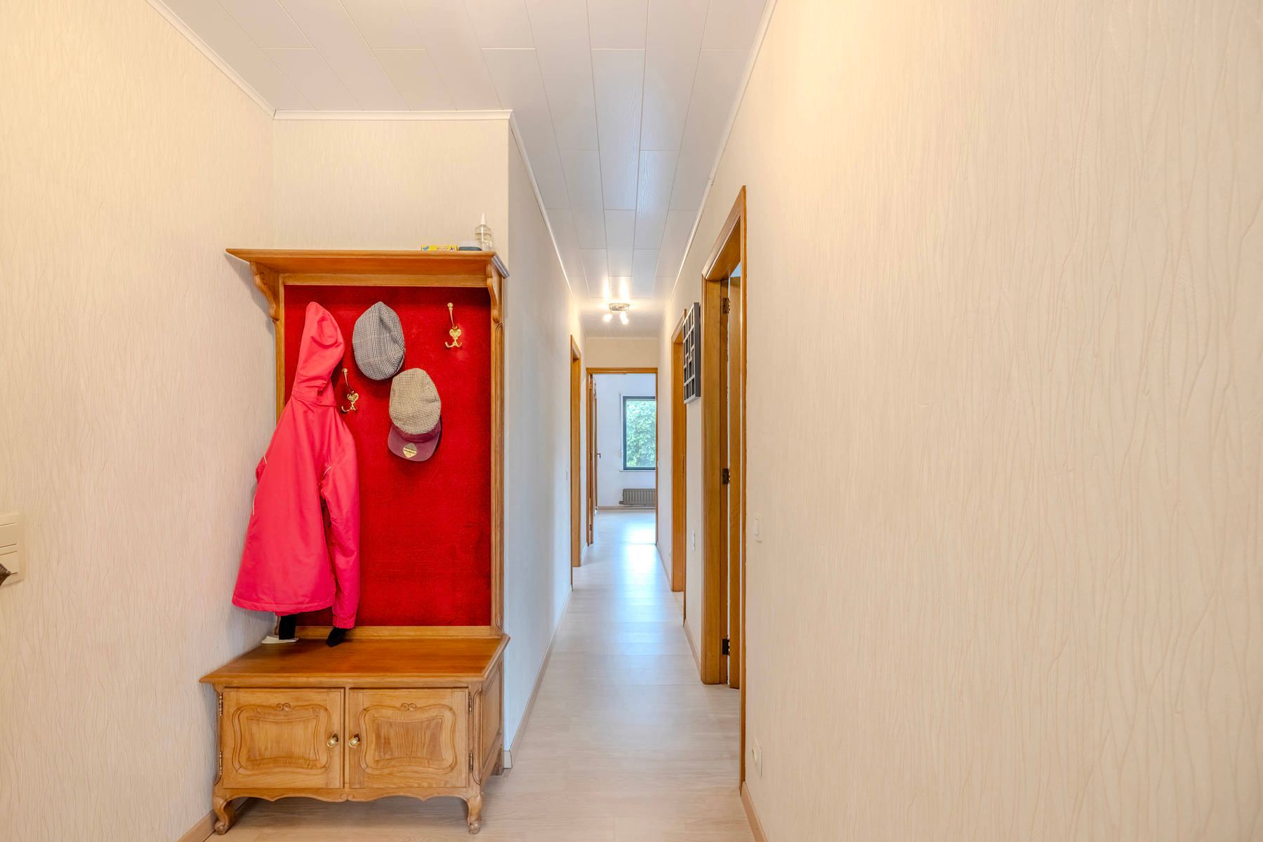 Rustig gelegen, gerenoveerde woning met o.a. 4 slaapkamers foto 19
