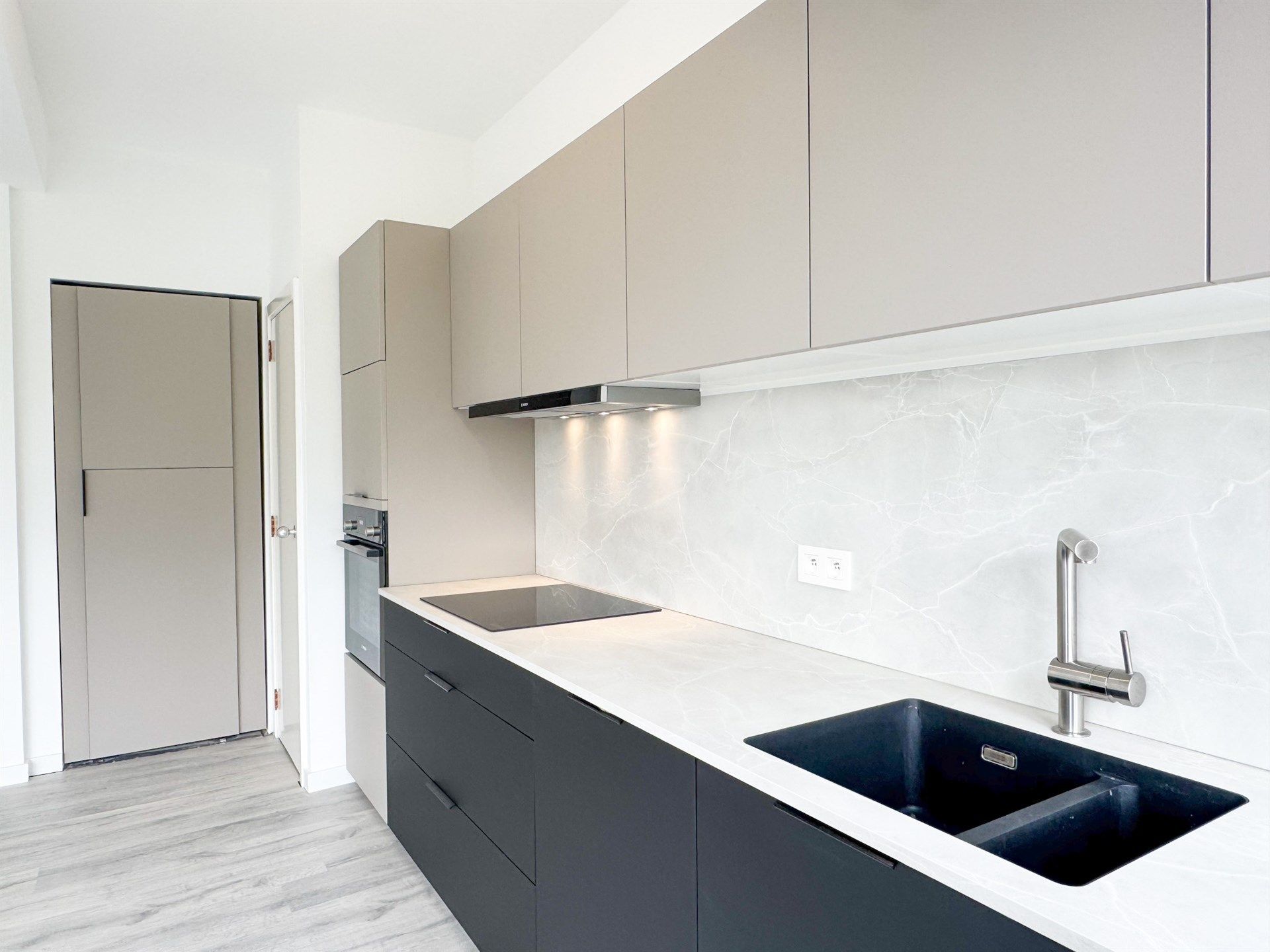 Ruim appartement met 3 slaapkamers en terras! foto 3
