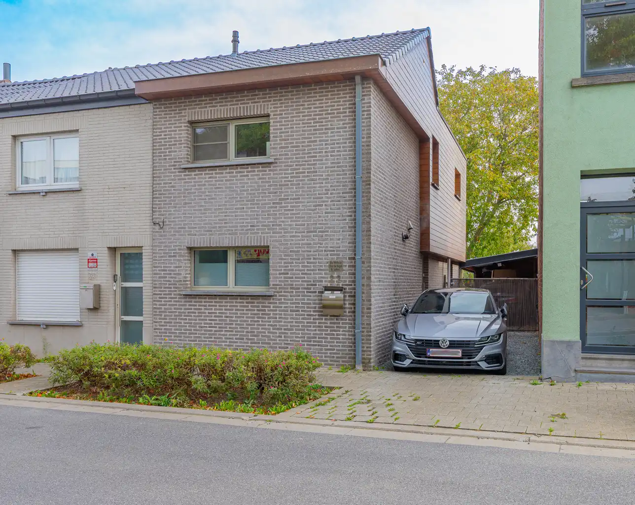 Halfopen bebouwing in het landelijke Krokegem foto {{pictureIndex}}