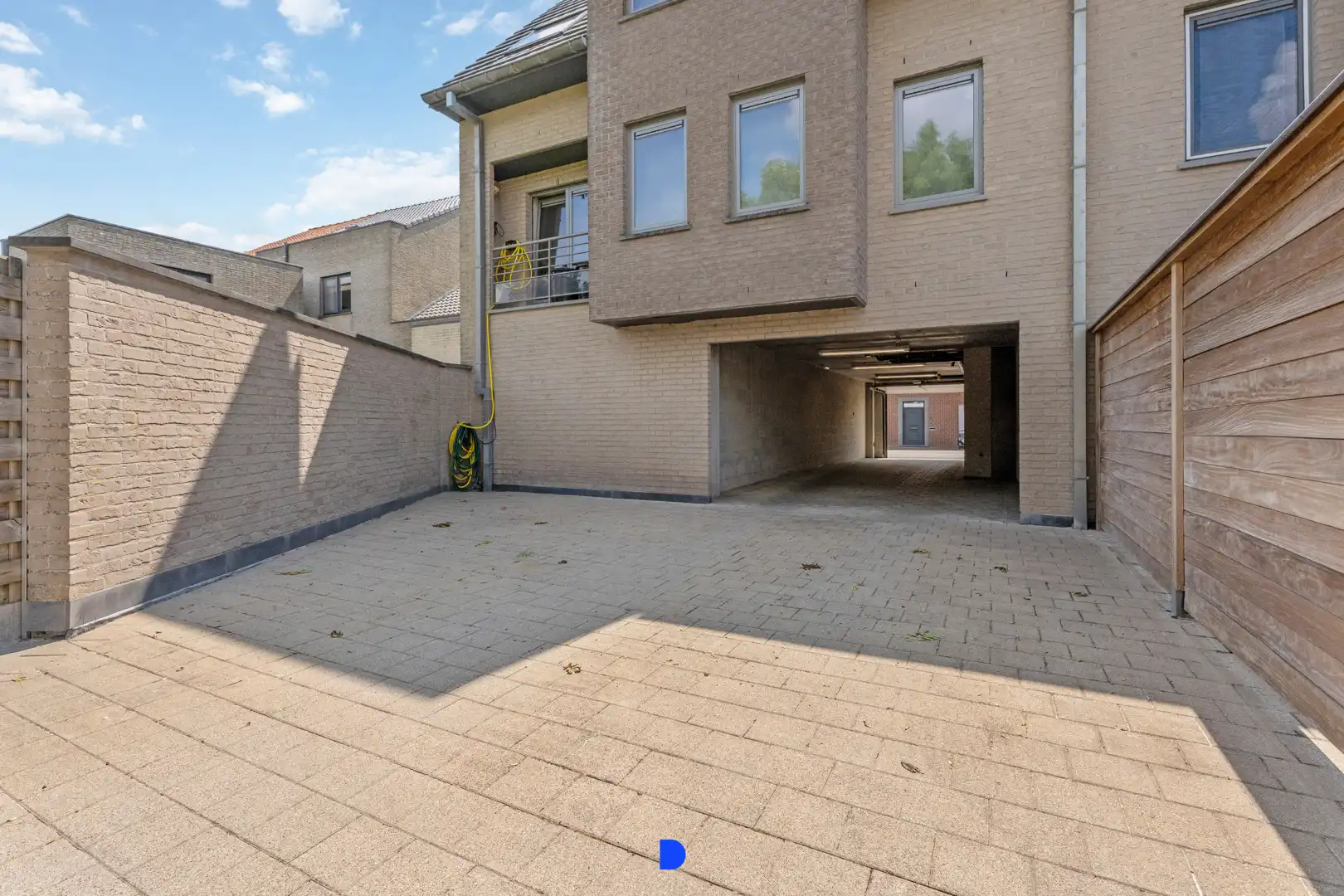 Ruim gelijkvloers appartement met terras. foto 14