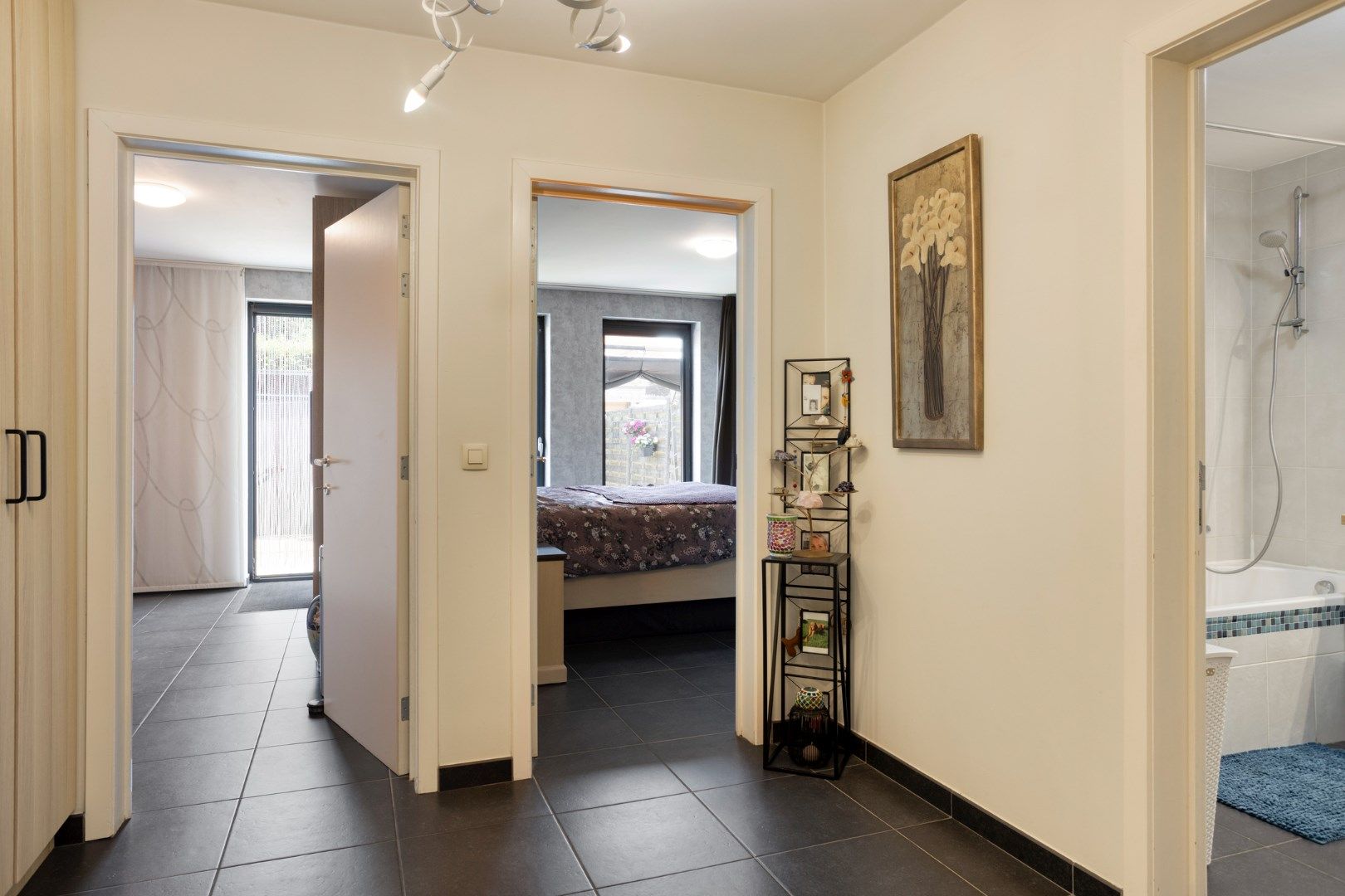 Verzorgd gelijkvloers appartement met tuin vlakbij het centrum foto 14
