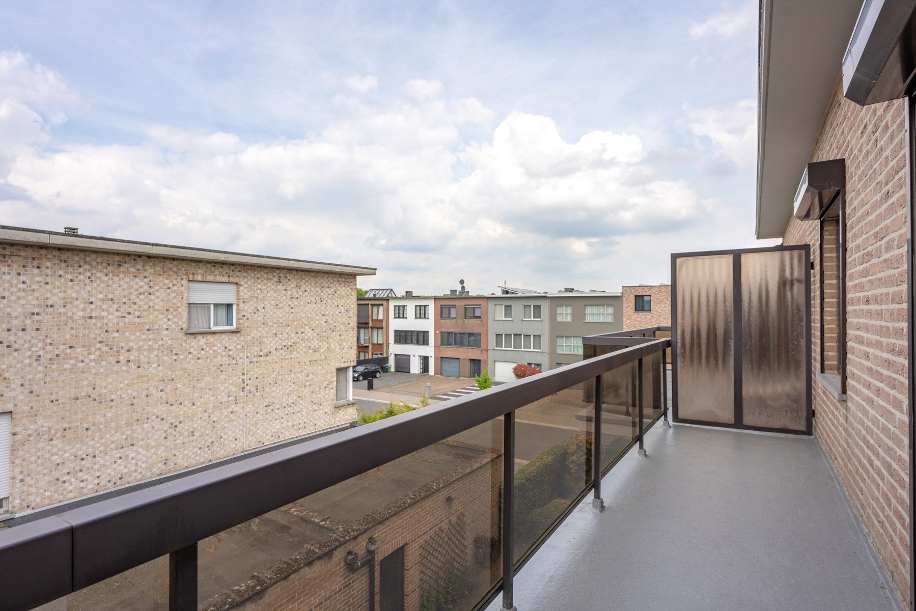 Verzorgd appartement op de 2e verdieping, met terras en garage! foto 11