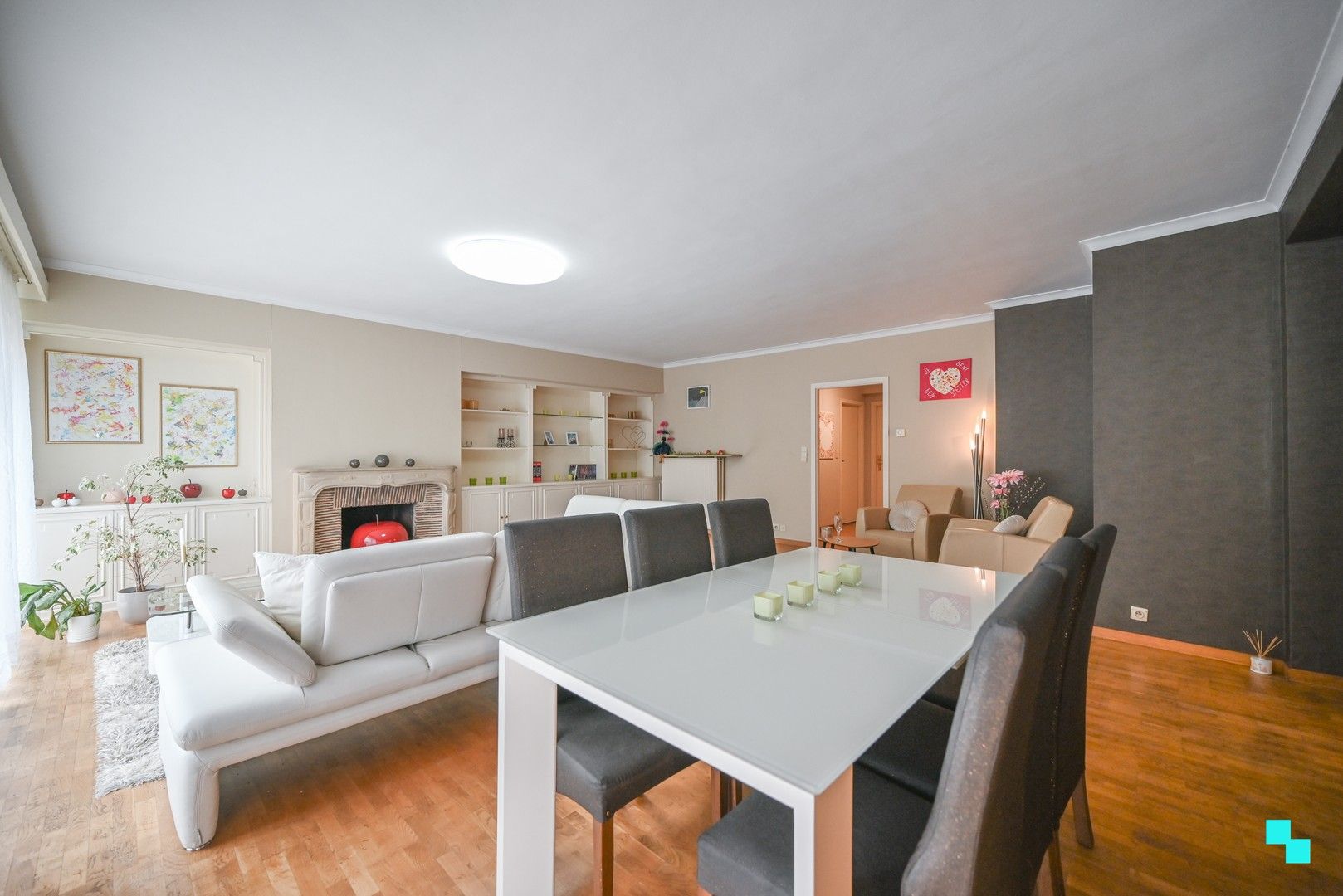 Ruim en praktisch appartement in residentiële laan in Kortrijk! foto 10