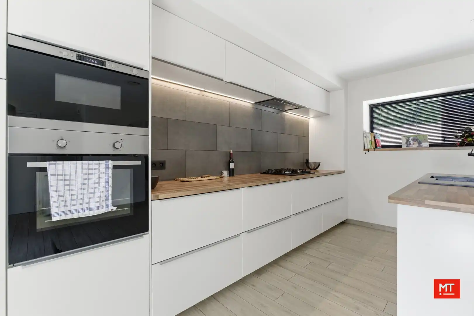 Instapklare alleenstaande woning op een rustige locatie in de dorpskern van Beselare foto 3