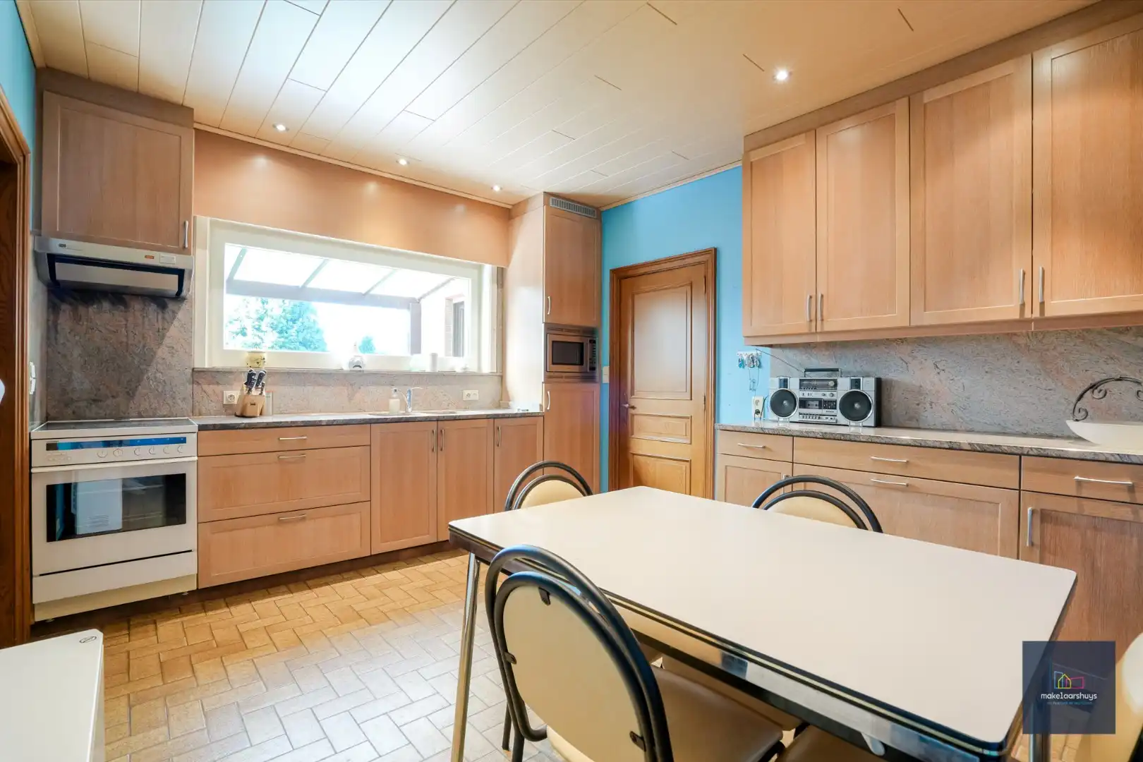 Ruime bungalow met garage op 1980m² grond  foto 8