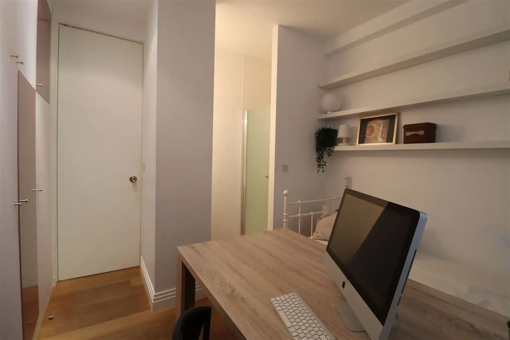 Modern appartement met 2 slaapkamers  foto 11