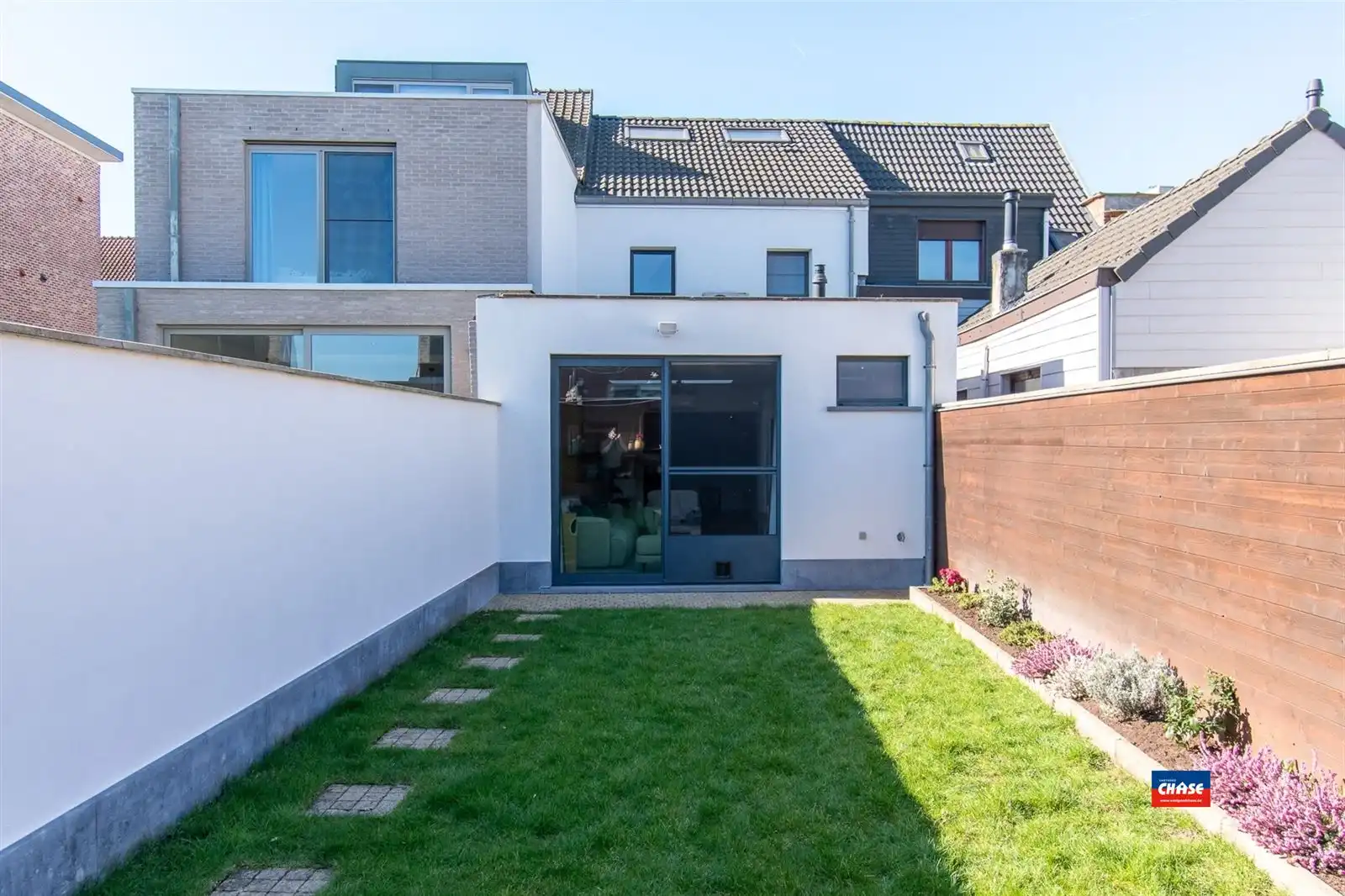 Gerenoveerde woning met 3 slaapkamers + tuin foto 10