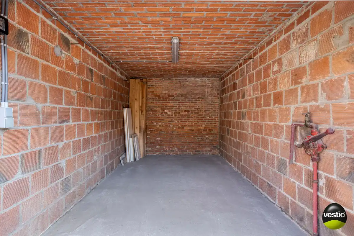 Centraal gelegen gerenoveerd 2-slaapkamerappartement met afsluitbare garagebox. foto 17