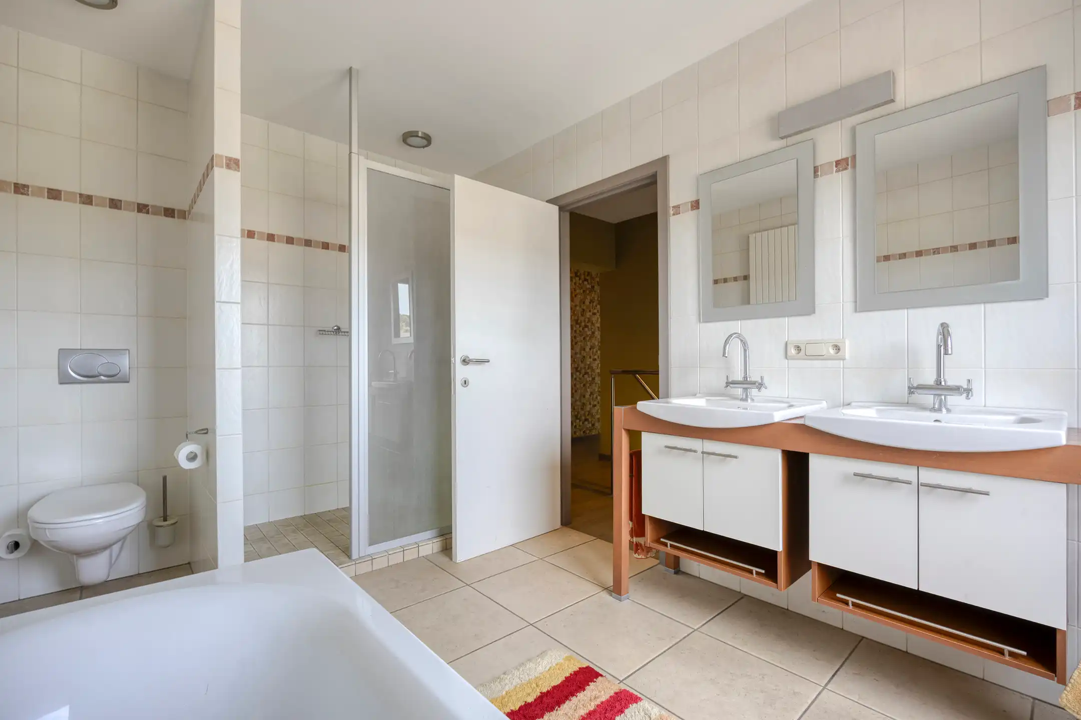 Woning met handelsruime op een strategische locatie foto 13