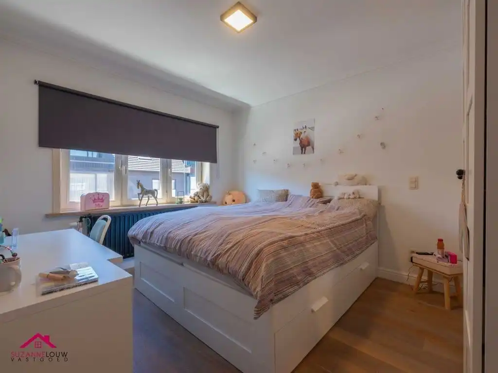 Instapklare woning met handelsruimte in gesloten bebouwing foto 30