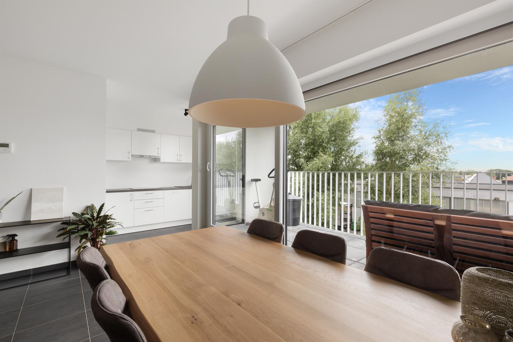 Appartement met twee slaapkamers aan het station van Aalter foto 4