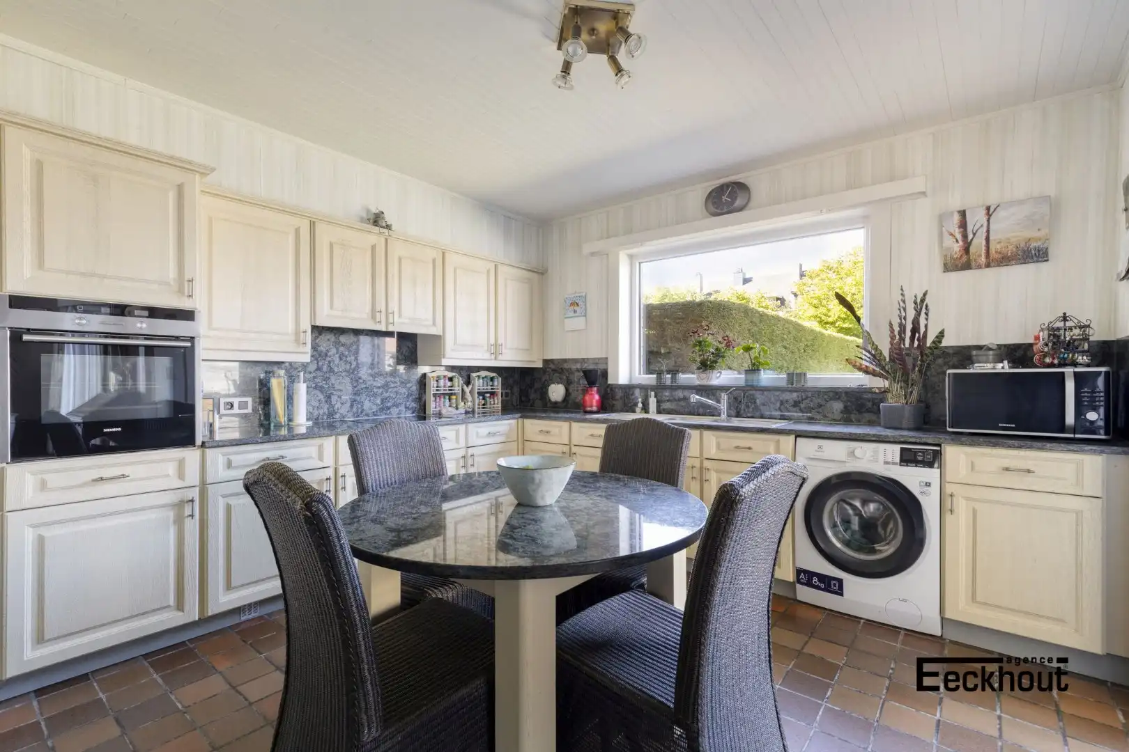 Rustig gelegen woning met zonnige tuin en ruime garage! foto 7