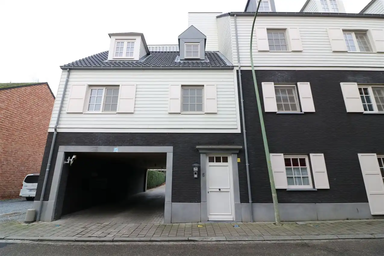 App. met 2 slpk., terras en autostaanplaats, rustig gelegen foto 34