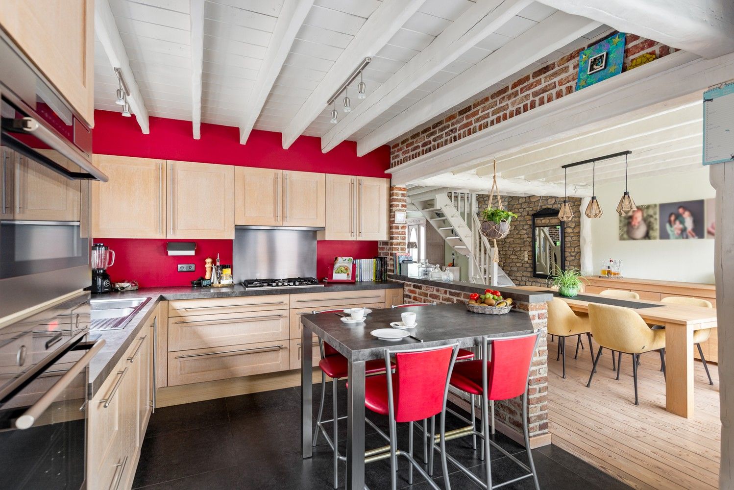 Instapklare woning met 3 slaapkamers en prachtige tuin te Walem foto 14
