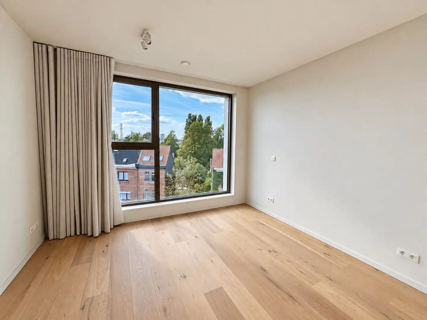 Ruime prachtige penthouse met vier slaapkamers en twee terrassen foto 14