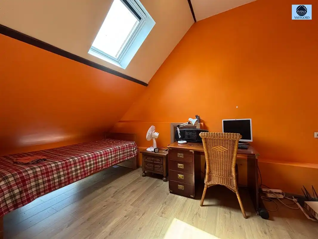 SOLIDE RUIME WONING MET 6 SLAAPKAMERS foto 16