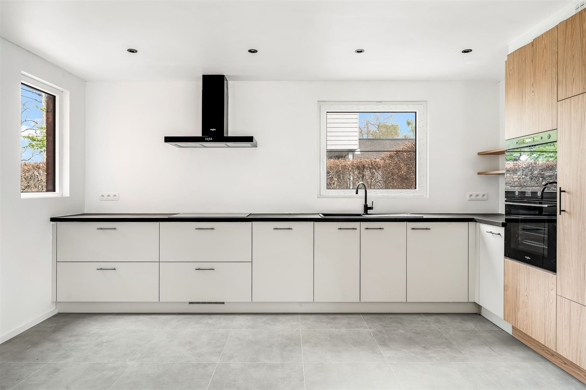 GERENOVEERDE, ENERGIEZUINIGE WONING OP PRACHTIGE LIGGING! foto {{pictureIndex}}