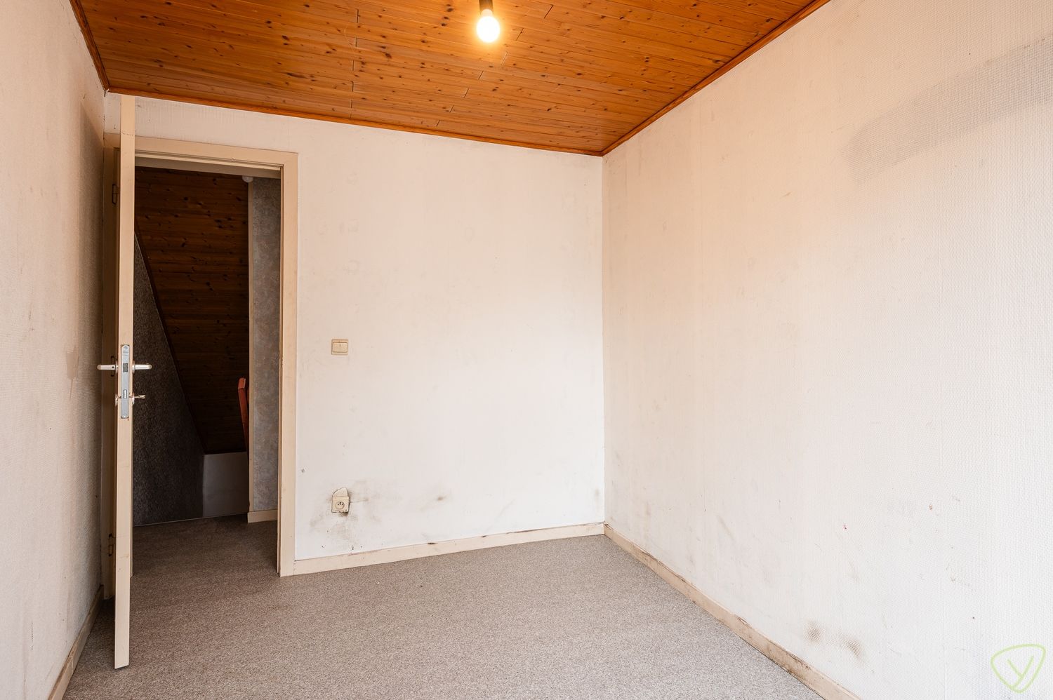 Te renoveren starterswoning met een verrassende tuin op een boogscheut van het centrum foto 15