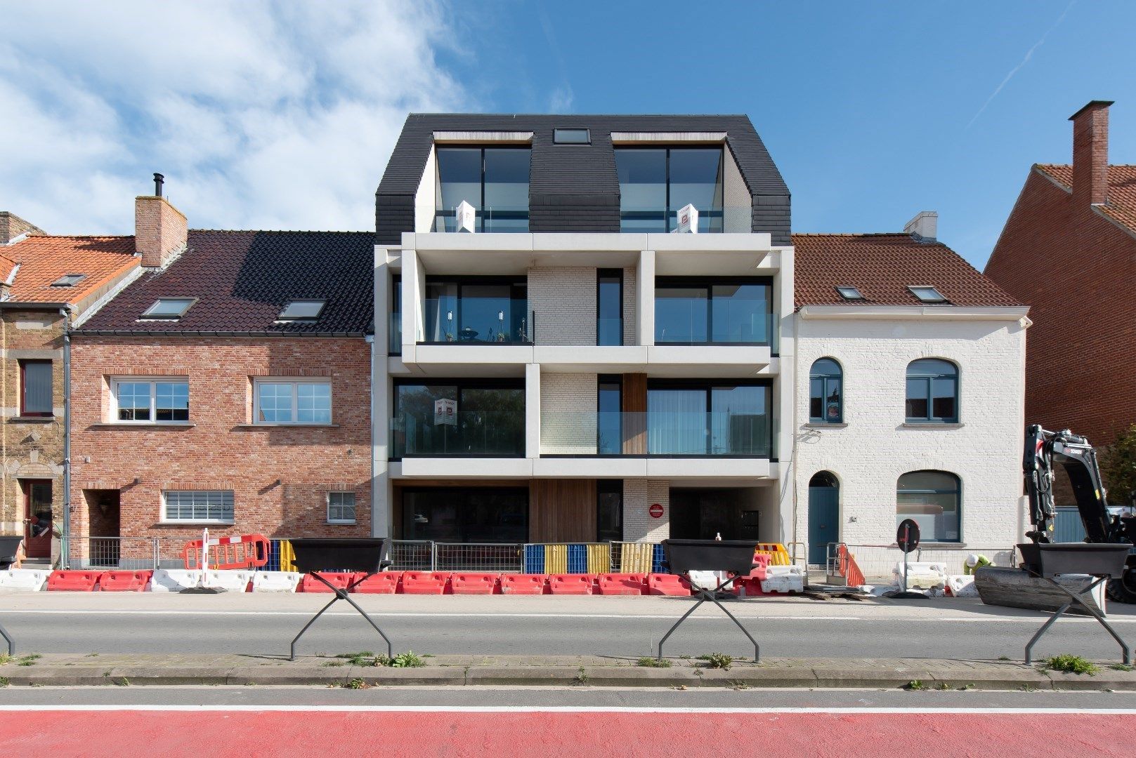 Ruim Duplexappartement met zonnig terras in Lombardsijde foto 2