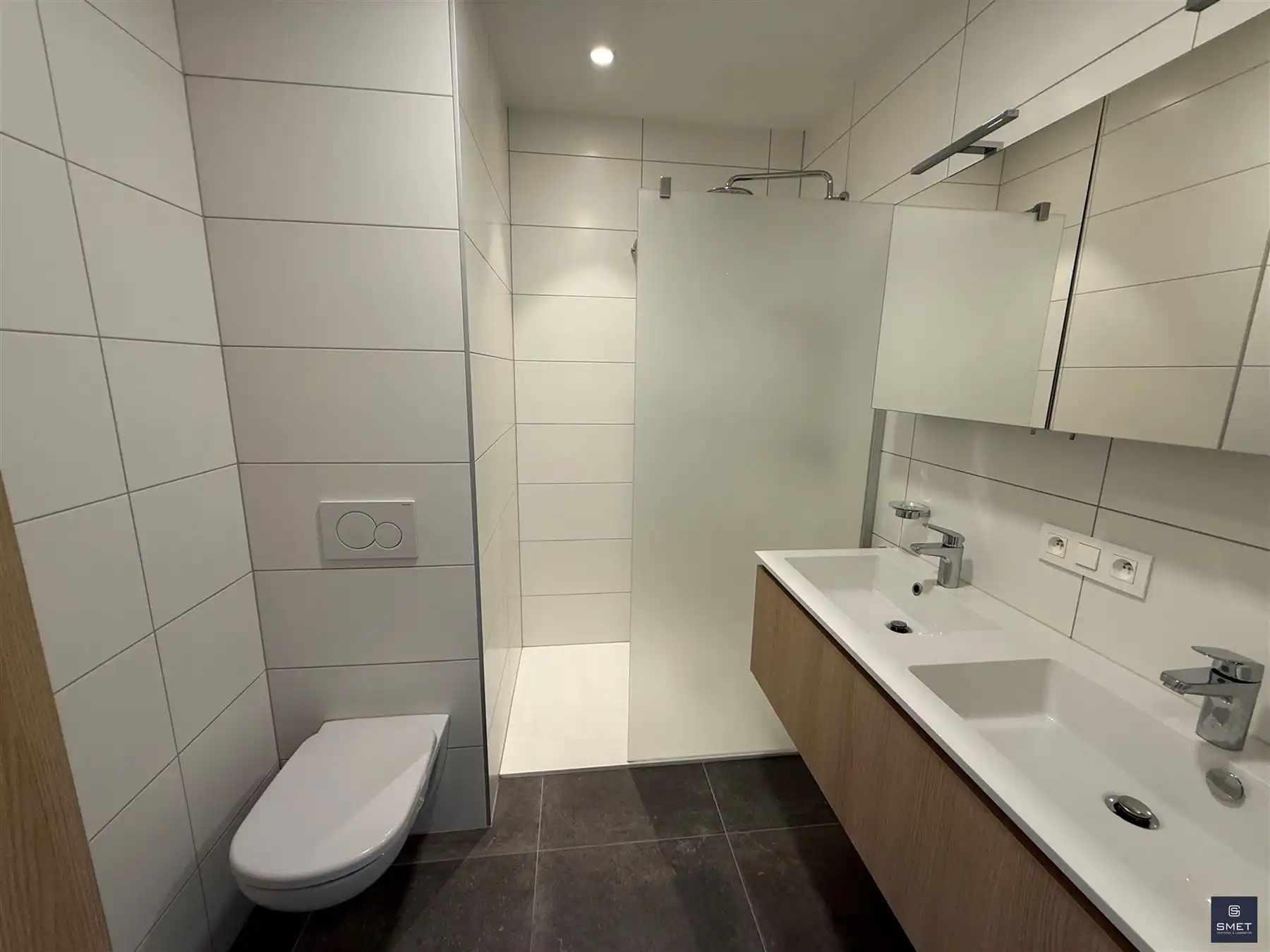 APPARTEMENT MET 2 SLPKS  EN GROOT TERRAS foto 15