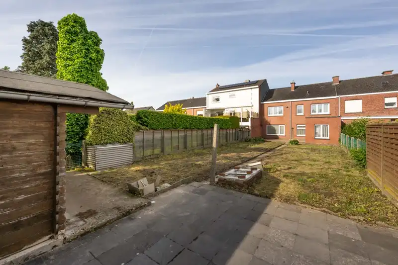 Kloeke te renoveren stadswoning met 4 slaapkamers, inpandige garage in centrum Kortrijk TE KOOP foto 23