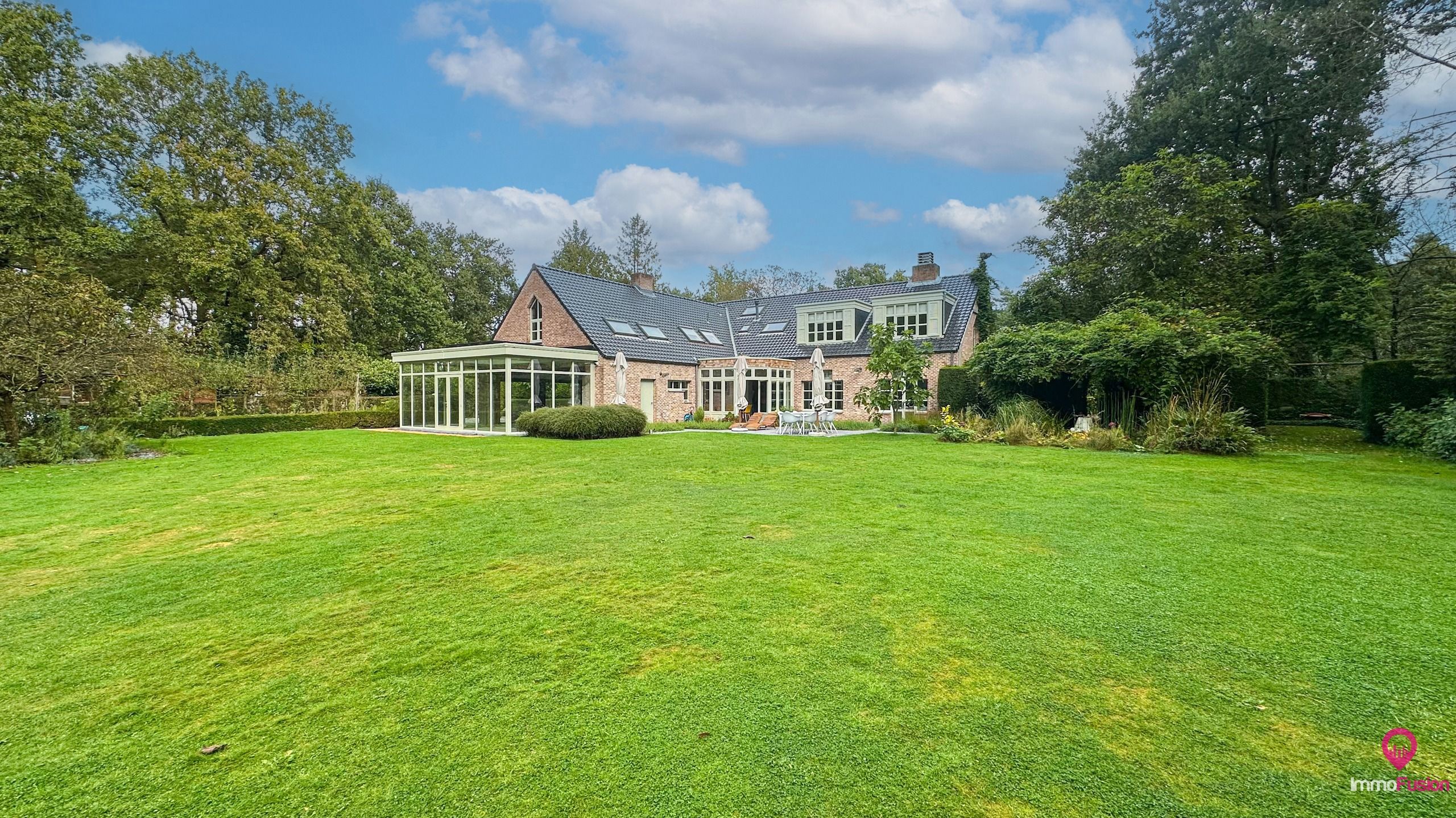 Uitzonderlijk gelegen villa met 5 slpks + zwembad op 1,97ha! foto 82