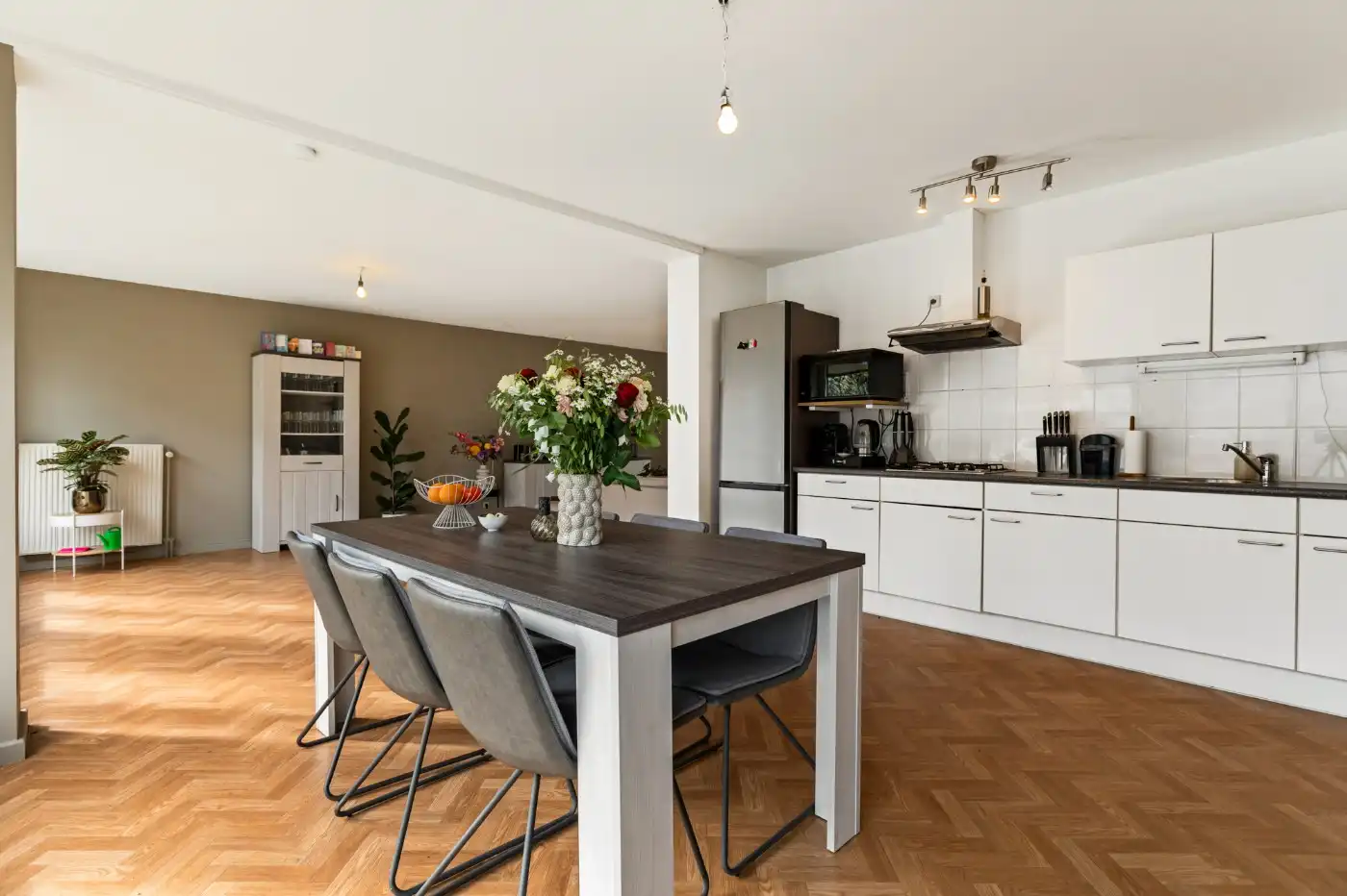 Groot, instapklaar app. met 1 à 2 slpk. en tuin in het centrum van Putte foto 9