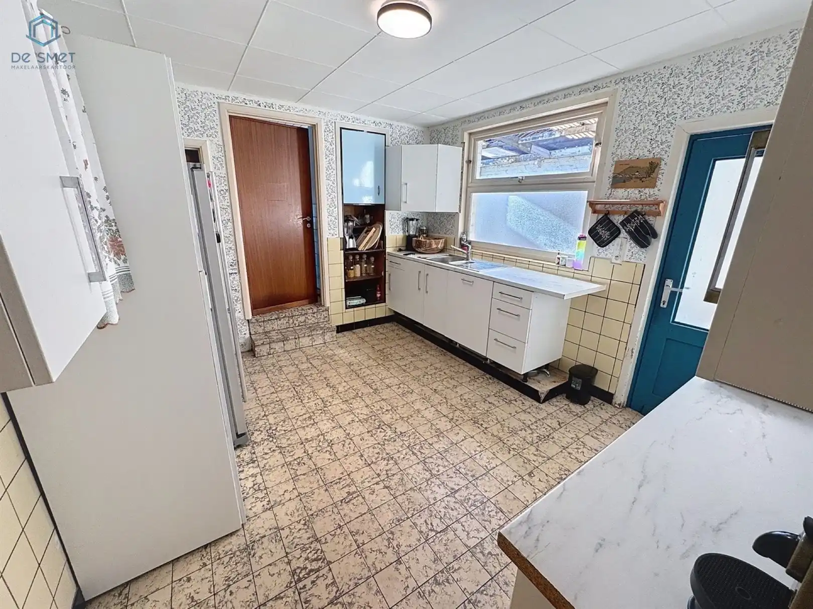 Ruime woning met veel potentieel! foto 8