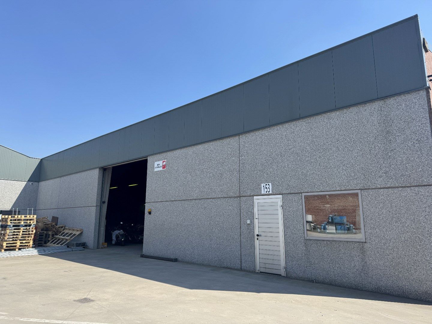 Opslagruimte van 316 m² met vlotte bereikbaarheid te huur in Gullegem foto {{pictureIndex}}