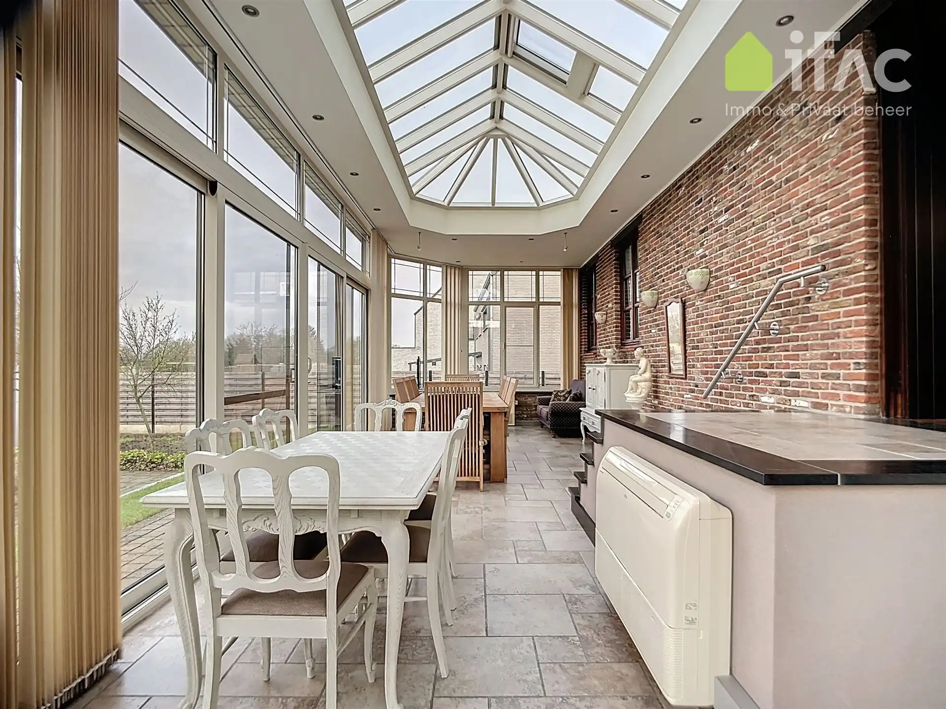 Fantastische woning met 4 slaapkamers en veranda foto 13