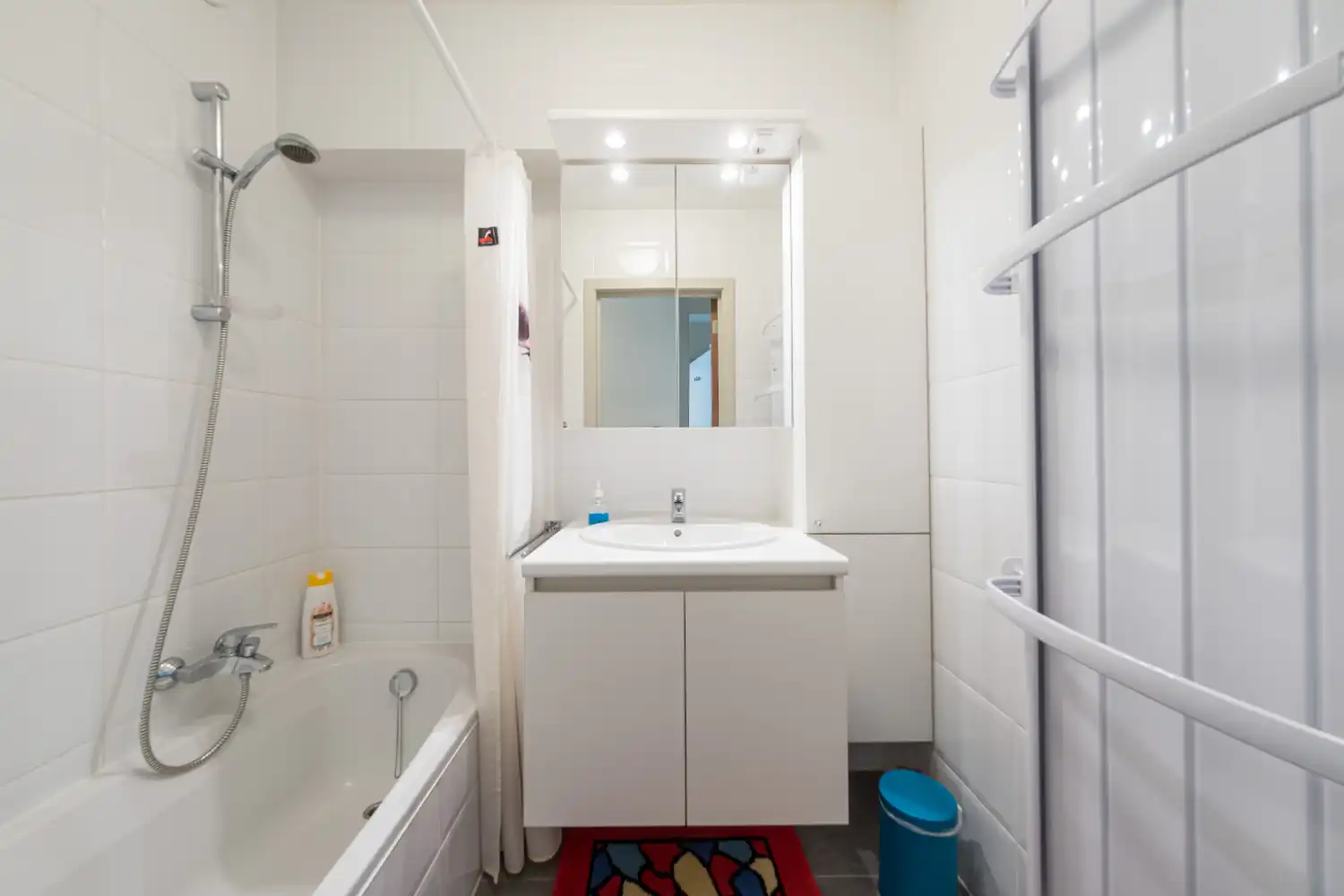 Modern 1 slaapkamer-appartement met zijdelings zeezicht foto 16